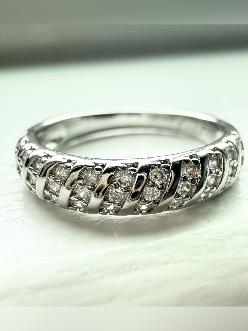 NEW! Classic 14k White Gold Plated Channel Stacking CZ Accent Ring - Size 7